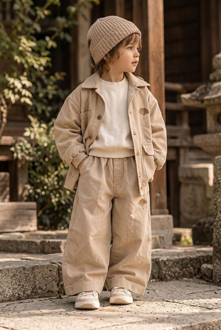 Child wearing the City Explorer junior look