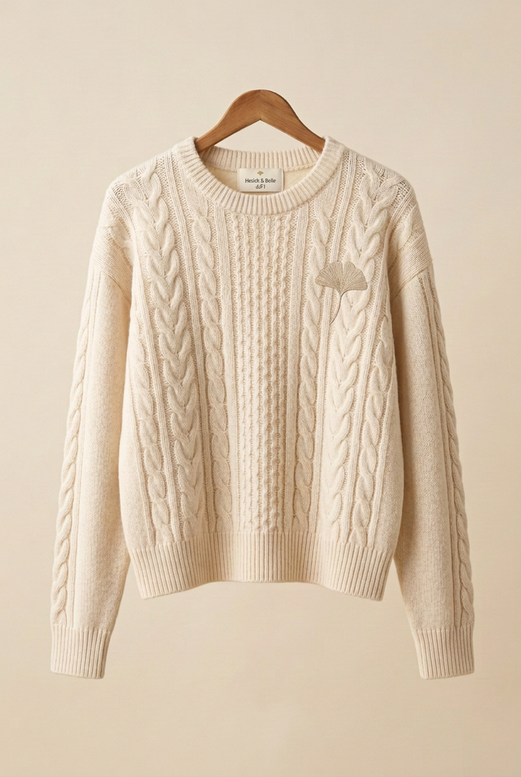 Maglia look 01 con piccolo ginkgo ricamato sul petto destro